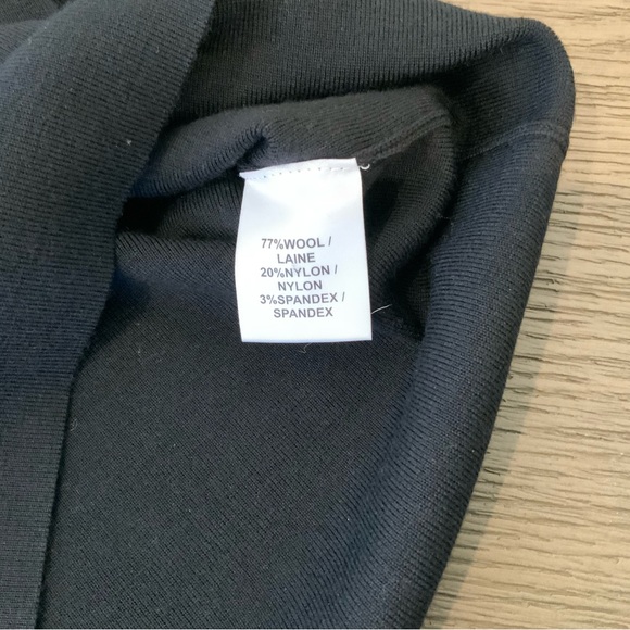 Judith & Charles wool vest - Picture 4 of 4